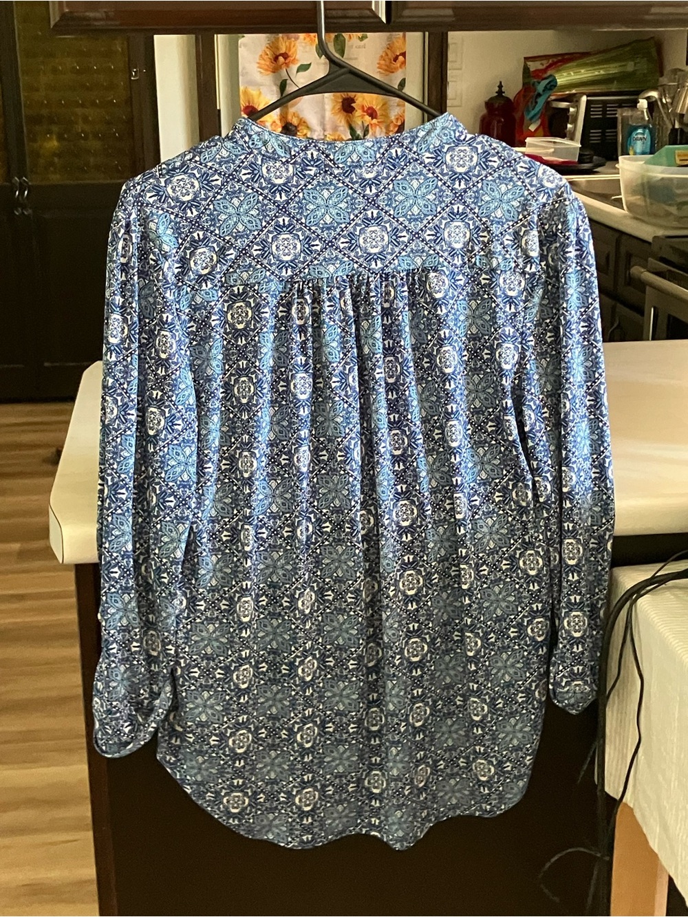 CB established 1962 Blue and White V Neck Tunic Blouse Size M - Picture 4 of 7